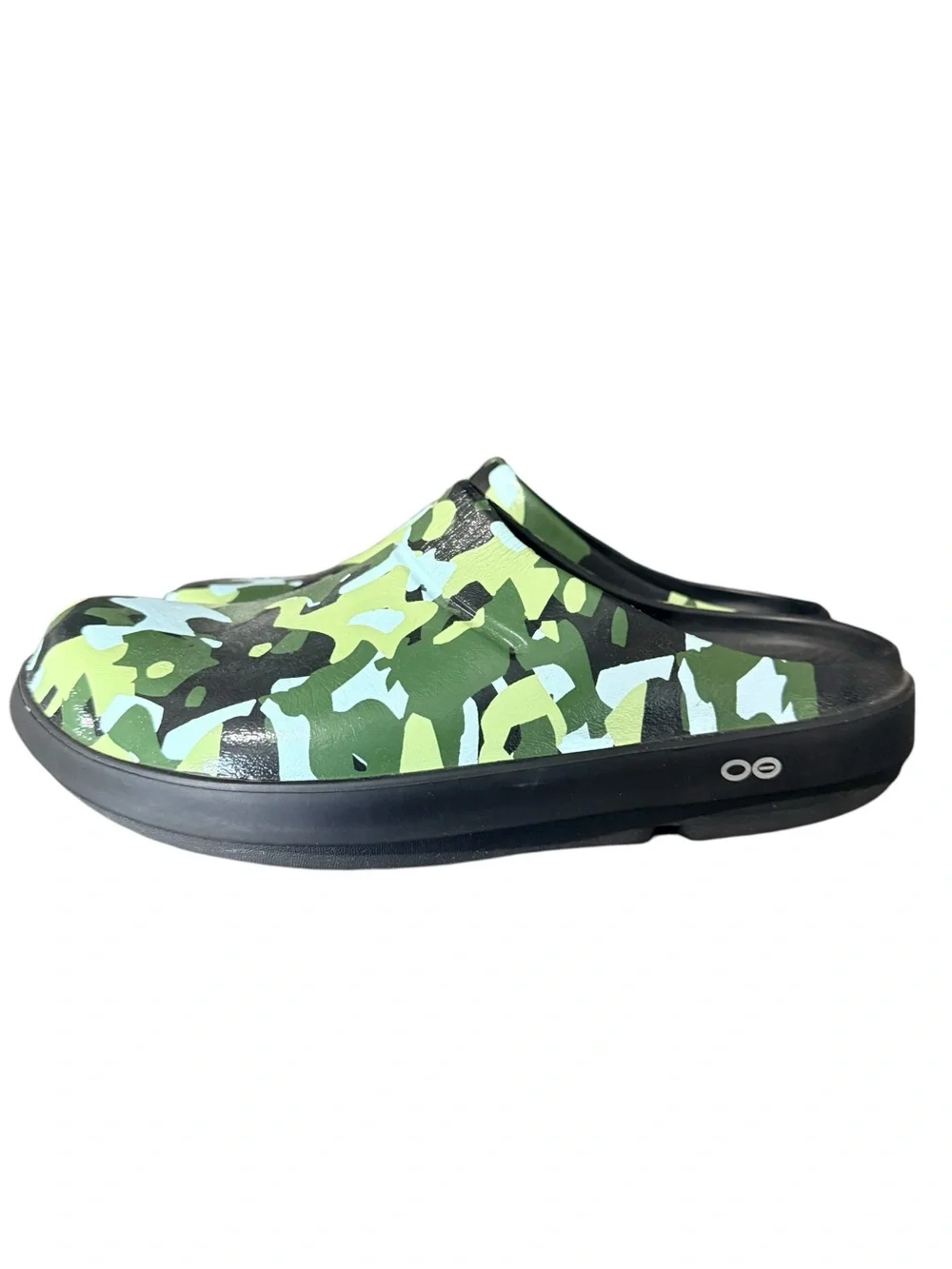 OOFOS OOcloog Limited Edition Green Camo Recovery Clogs Size M10 Comfort Shoes